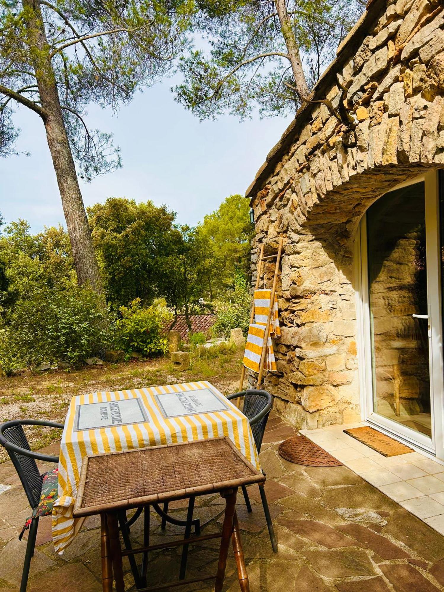 Les Cabanons Sainte Victoire * Saint-Marc-Jaumegarde